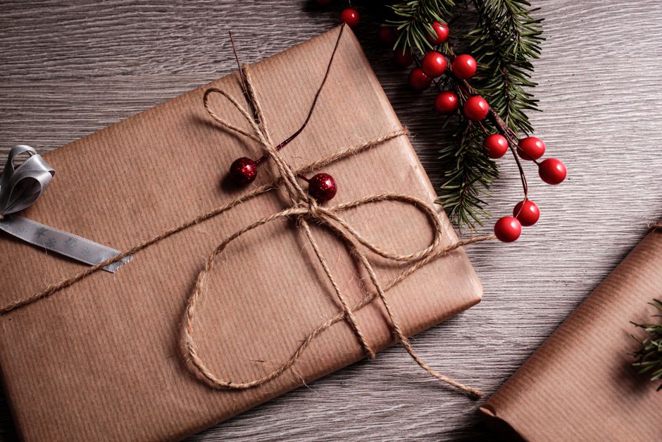 Faire un joli emballage cadeau avec trois fois rien
